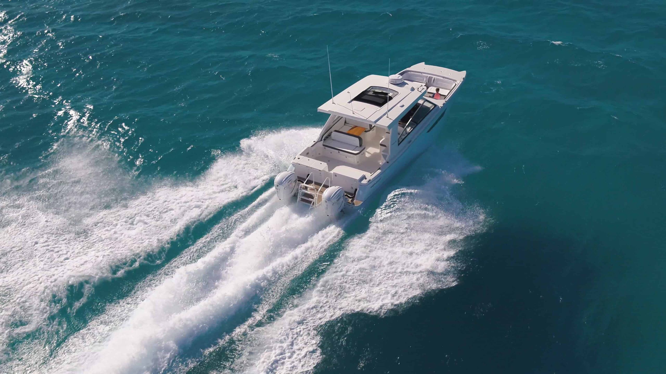 400DC-X running on crystal clear water